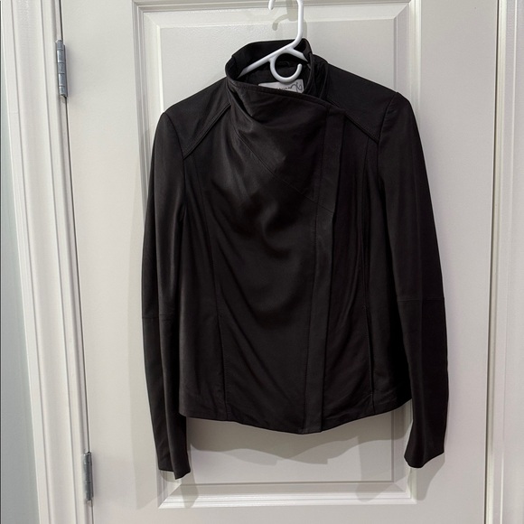 T Tahari Women's Burgundy Leather Jacket - Picture 5 of 7